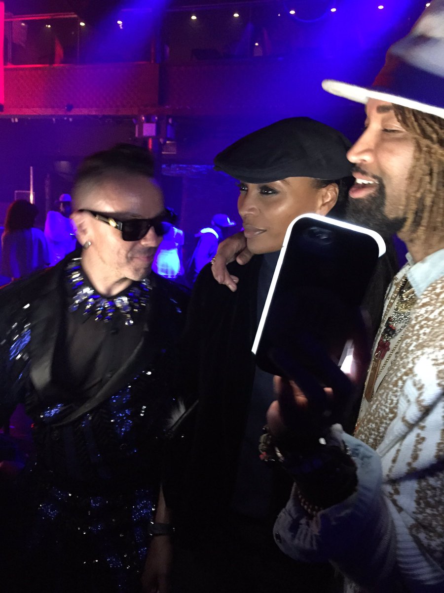 NarsGordy's tweet photo. #Tylite #TyliteTakeover at out brovah @LegendaryDamon #Luxxball2016 @CynthiaBailey10 & @tytryone 📱💡 https://t.co/zlufVnIzf0