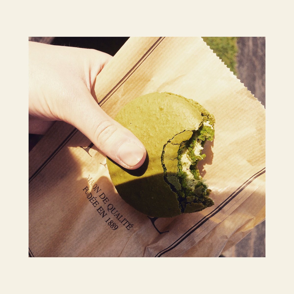 MissHungryBlog's tweet image. Days off are made for giant macarons in the sun @PAUL__France