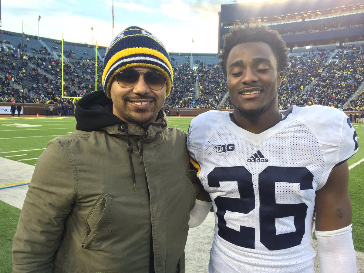 tncuniversity's tweet photo. Great player, better kid! @JourdanJD #MichiganSpringGame #HeBlinked #OrangeBowlChamps @UMich @umichfootball https://t.co/Q8SXHKDfFG