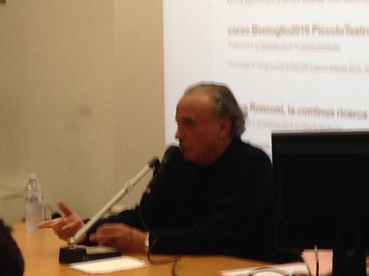 NicholasVita990's tweet photo. Il grande #Branciaroli racconta #Ronconi. @Piccolo_Teatro @Albertobent @LaStatale https://t.co/bpWdr3lVYV
