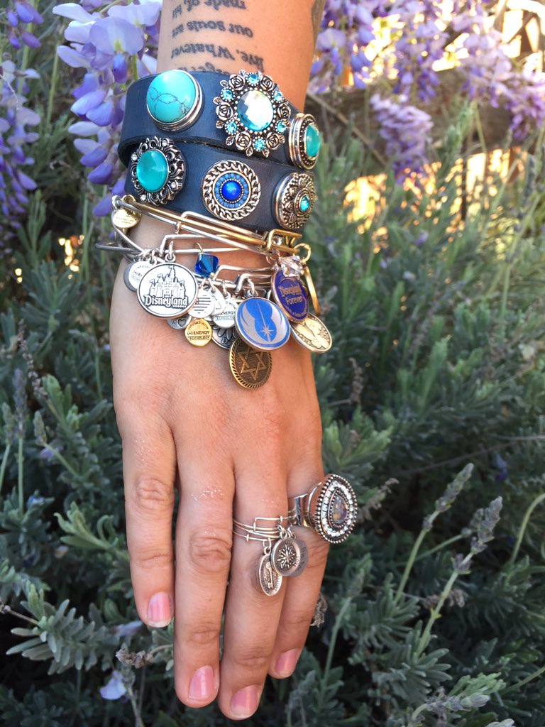 BoutonBracelets's tweet photo. Use code SPRINGSALE for 25% off your order. https://t.co/MyWhQ6CG1R #sale #spring #fashion #style #alexandani https://t.co/YlIaFTCFYi