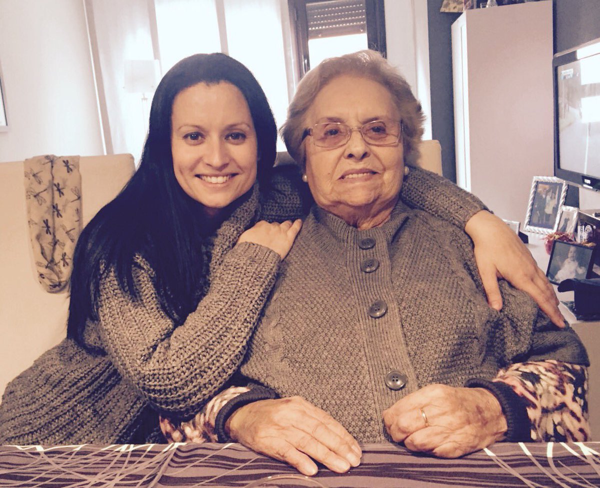 PatiCambrils's tweet photo. Si mi abuela tuviera Twitter sería trending topic. Vivan sus frases lapidarias. #MamiForever #Oviedo #Asturies https://t.co/RQk5uvTg7n