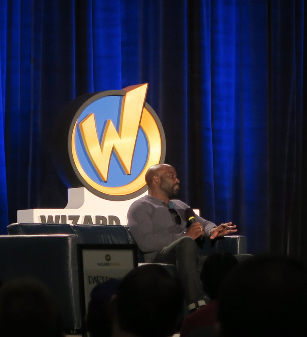 clipd's tweet photo. The awesome Mike Colter teased new #LukeCage series this past weekend at #WizardWorld #StLouis https://t.co/SOM8XAV3kr