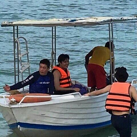 drtalukdard's tweet photo. 04.04.16 #LeeMinHo On his way to Wake boarding #LeeMinHoInCebu #LMHforBench #LMHLovesLocal
#leeminholovesbench ๐๐ https://t.co/TYaeQD2bwO