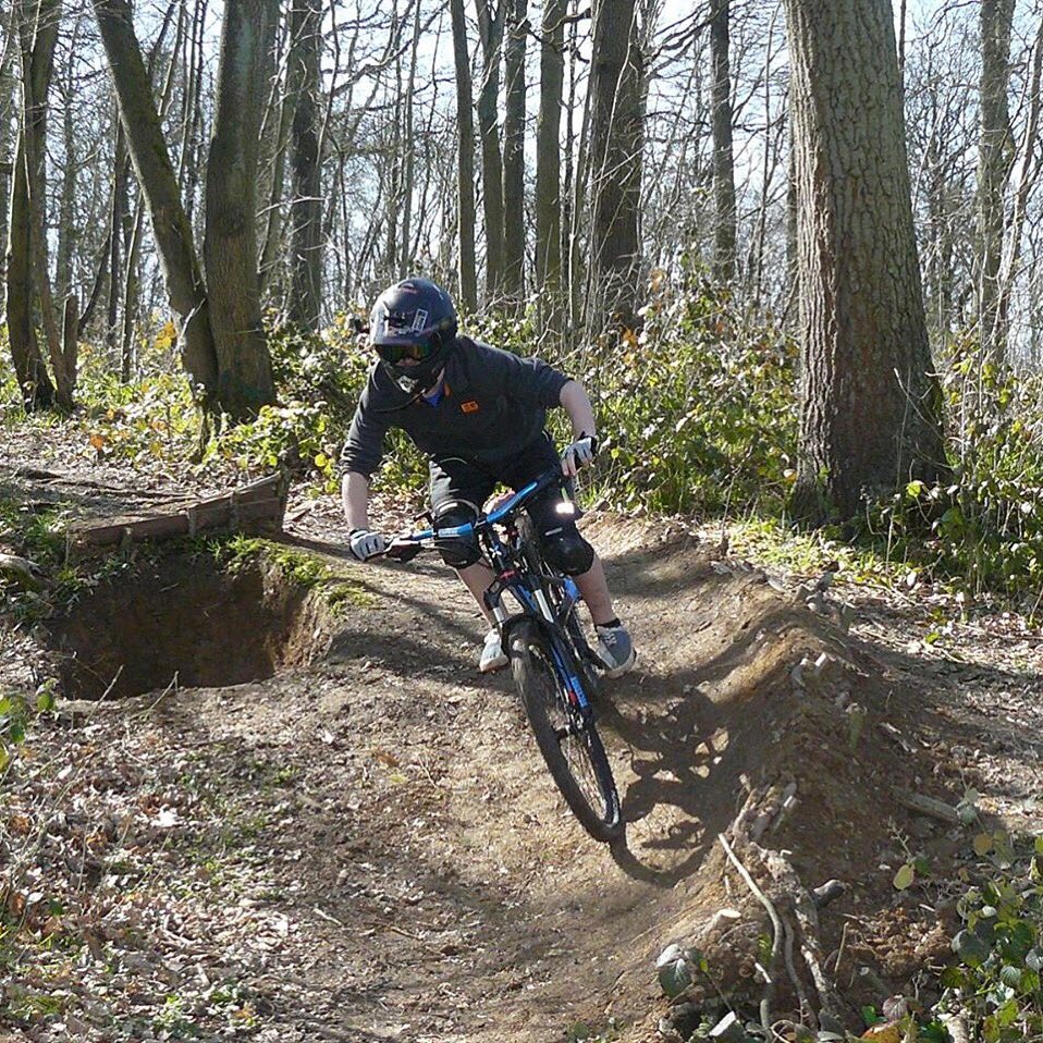 FRA_Apparel's tweet photo. Two new riders today, Ollie Lamb and Aidan Palmer! Stoked to have you both joining! #FRA #FRATeam #MTB #Stoked https://t.co/MHE2zkNnNV
