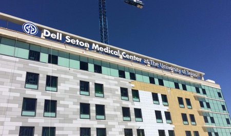 SetonWilliamson's tweet photo. Now You See It: Sign Atop New Hospital
https://t.co/nVbqtmkTVj https://t.co/MCJHguN2Y0