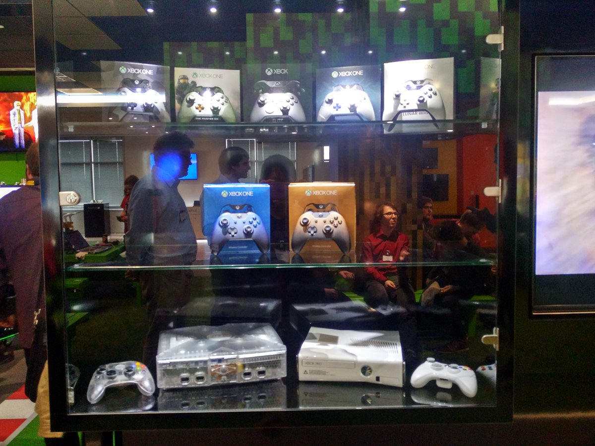 dessskris's tweet photo. The play room at Microsoft office πππ #SFAS16 https://t.co/bd0YFMhvx2