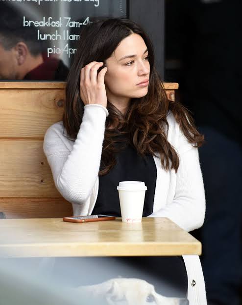 problematic fav: crystal reed
•says swears a lot
•thinks life is a photo shoot
•sounds cute when says swears
•cute