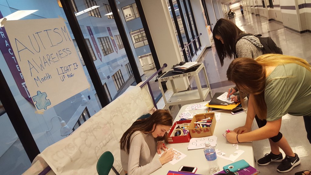 bhsolympics's tweet photo. More awesome young leaders doing their puzzle pieces for Autism Awareness Month! https://t.co/TjsQ9sWrkl