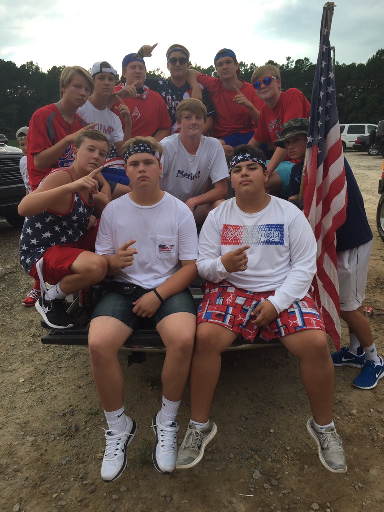 John_Yokley's tweet photo. Happy Birthday @_RICKY__RICARDO have a good one man #Johnye #CM #BeachPatrol #tennis https://t.co/1QdoCFQcy8
