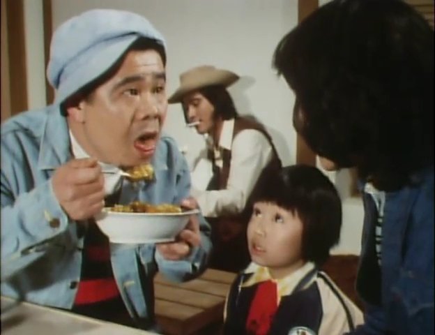 時星リウス 妄想自由人 ゴレンジャーで忘れられないのがやっぱり大岩大太がカレー食べてるとこ それと戦闘中になぞなぞしたりね W クジラより大きくてメダカより小さい魚はなーんだ そんなのイルカ 正解じゃあ T Co Ein6xvxpk3