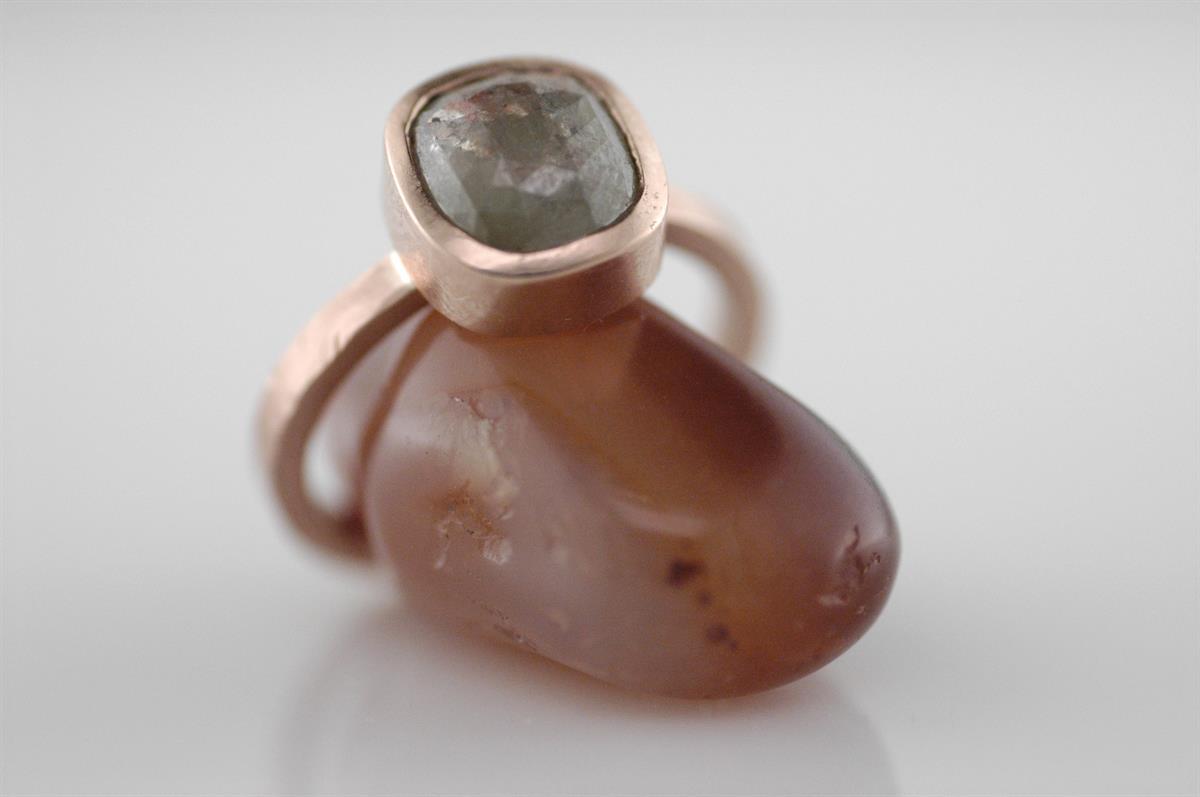 FainiJewelry's tweet photo. This beauty was created for Kaia. Her fiance Kurtis did a wonderful job with the design! #CustomEngagement https://t.co/ApDEsMnbPS