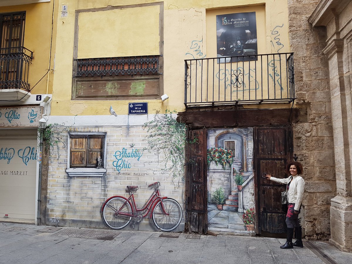 ARTISTAVALENCIA's tweet photo. Pasear x Valencia un placer...siempre descubres rincones inimaginables... https://t.co/YBHvbJAZJR