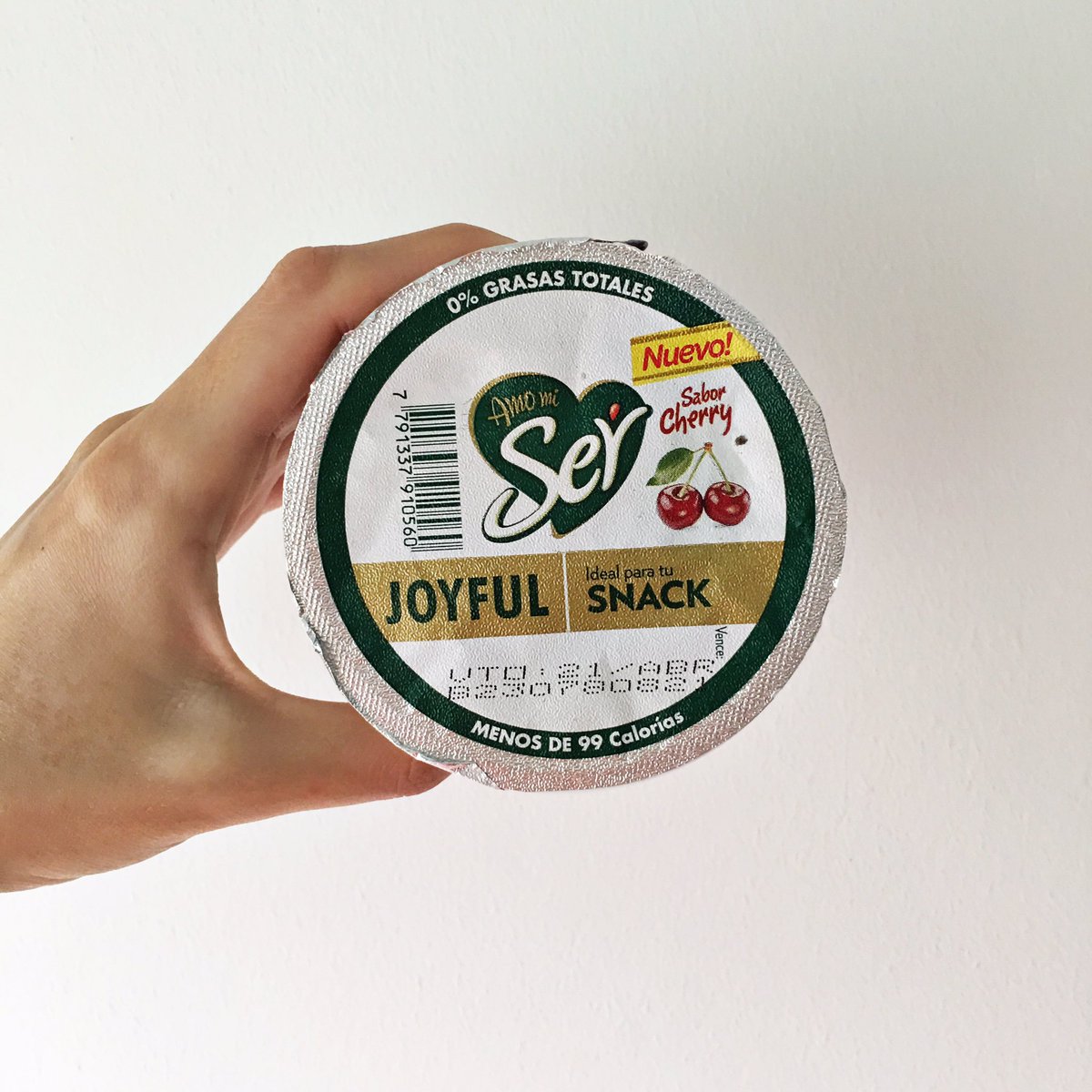 Mel_Lezcano's tweet photo. Hora de un rico Snack! 🍒 #joyful #amomiser cc @diegogigliotti https://t.co/VQWmDyB7kD
