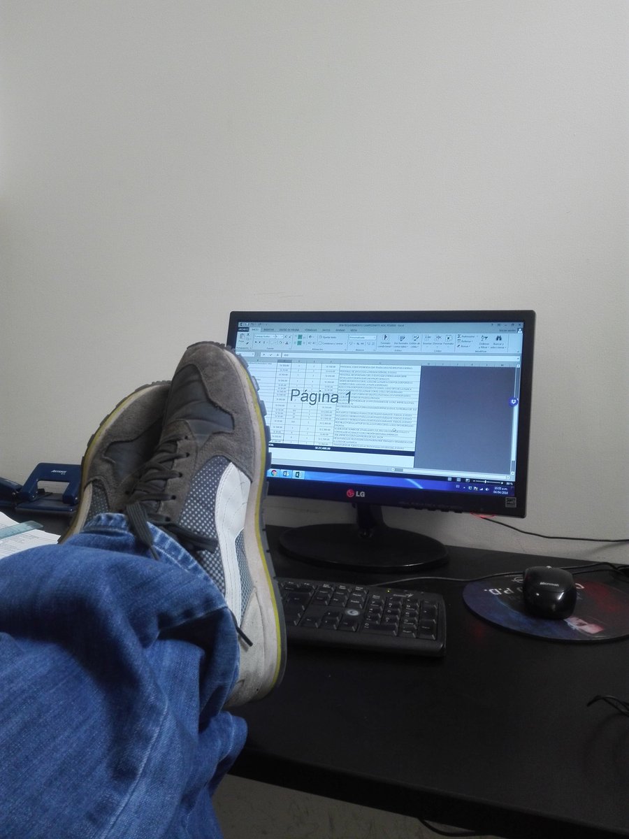 jorgemeza313's tweet photo. #VoyConZapatillas a todos lados @sagafalabella https://t.co/WFjMkwbuGW