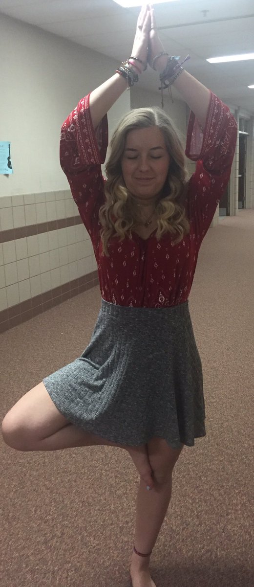 teensforyoga's tweet photo. More people trying poses! https://t.co/InF1J3OeG6