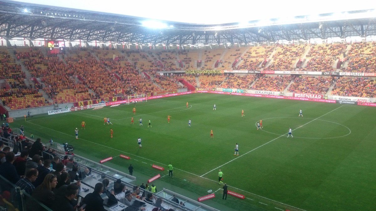 RadioAkadera's tweet photo. @Jagiellonia1920 O Jagiellonio ważny mecz dziś gramy! Ten mecz musimy wygrać! https://t.co/gDy2nhrl93