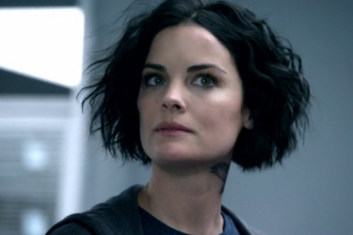 TVGuide's tweet photo. See Jane celebrate her birthday in this #Blindspot sneak peek https://t.co/3z1EvDad05 @NBCBlindspot @JaimieAlexander https://t.co/r9eAb8kKh0