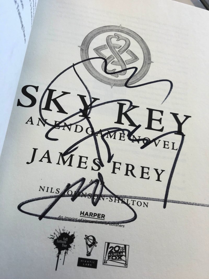 endgameiscoming's tweet photo. Early #FanFriday giveaway! RT this by Friday, 4/8 to enter to win a copy of #SkyKey signed by @nbluer & @JamesFrey! https://t.co/h94k5Y1E1k