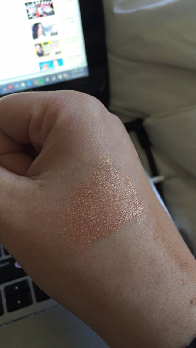 MakeupMads tweet picture