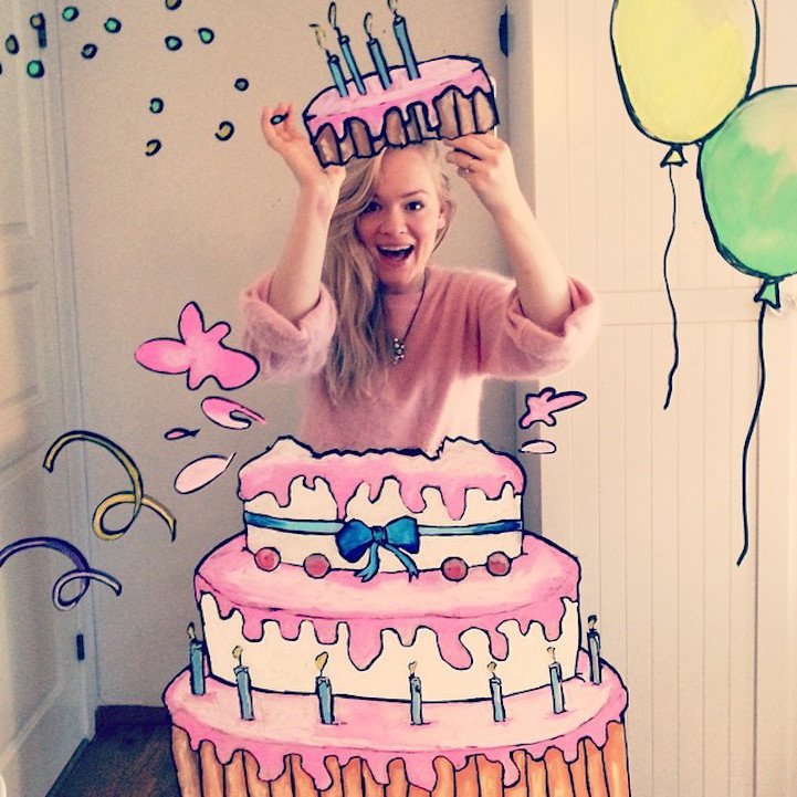 .<a href="/melhelene/">helene meldahl</a> creates doodles on mirrors to turn bathroom #selfies into imaginative adventures bit.ly/1RUdQP0