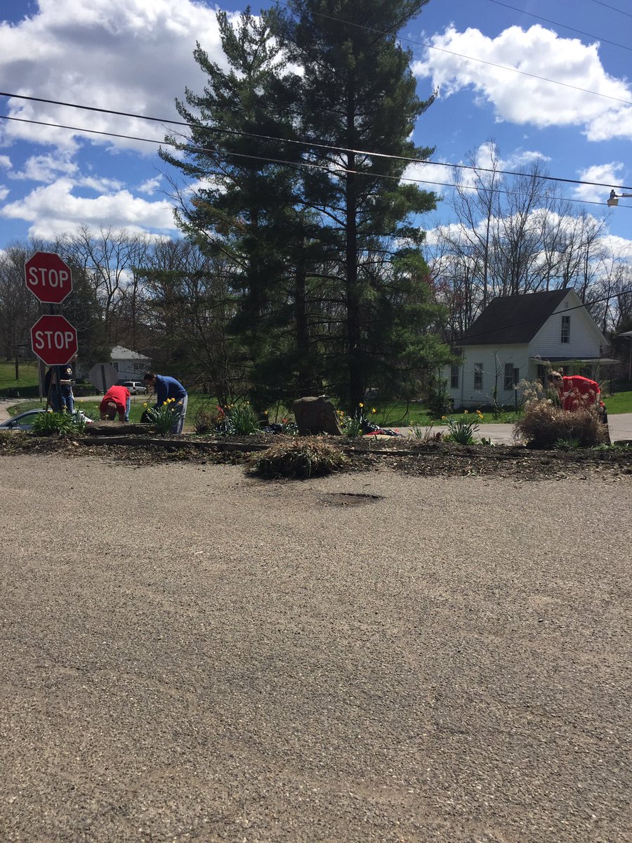 A big, BIG shout out to the Archon's and Zeta's. Campus is already looking better! #RIoPride