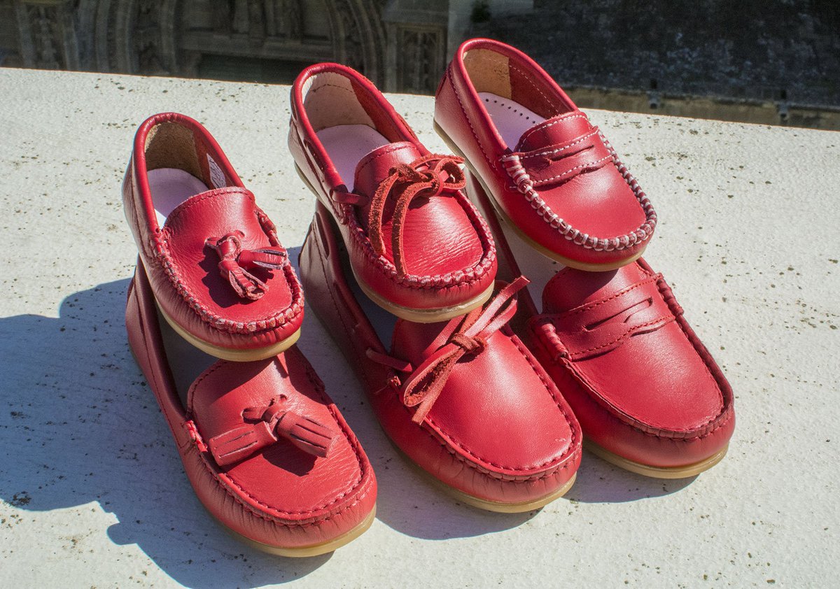 catedralpibe's tweet photo. ¡Todo al rojo!
Mocasines, tallas de la 20 a la 33. 
Desde 39€. ¡Consúltenos!

#TDSModa https://t.co/MzcFLisC5v