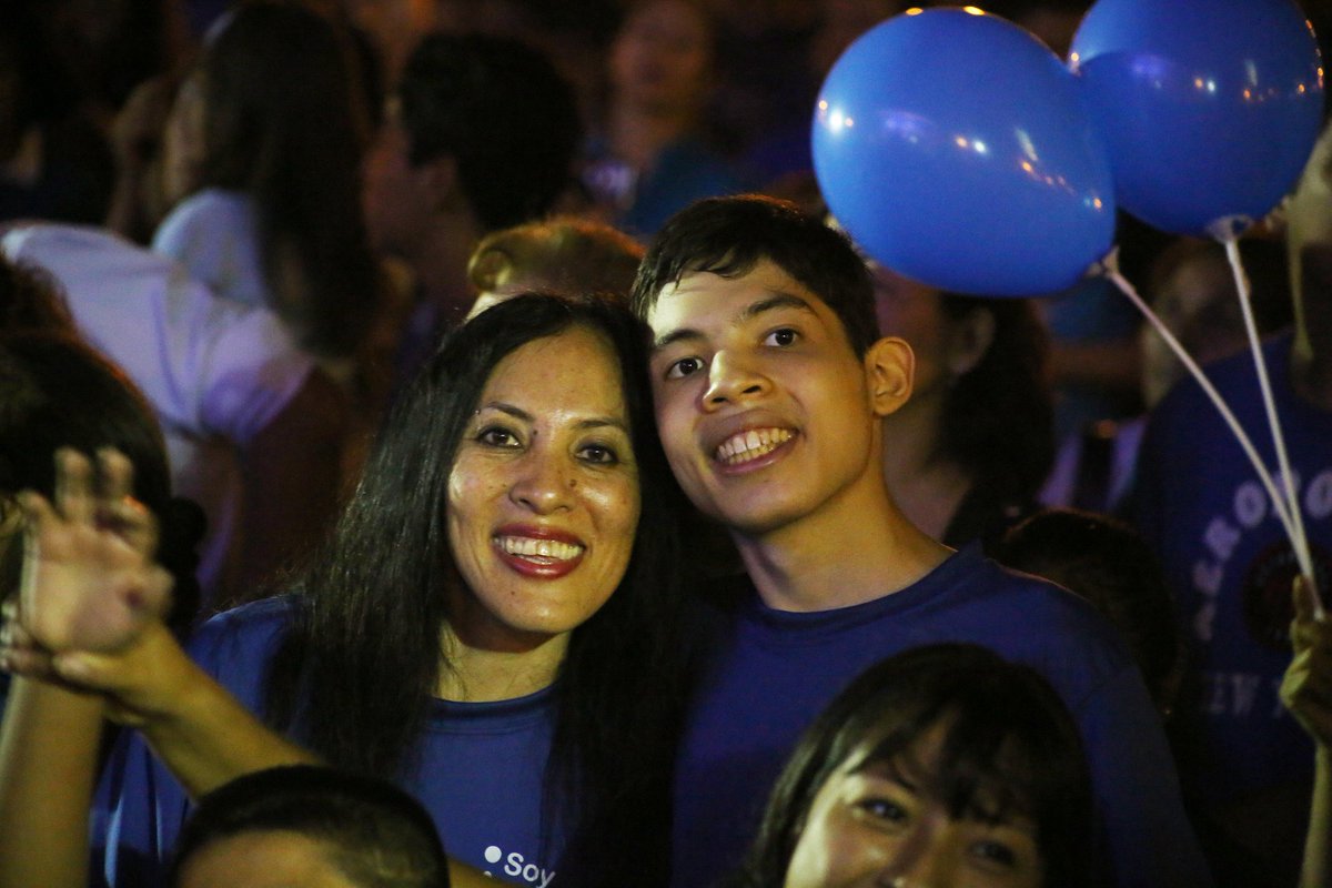 MimpPeru's tweet photo. Revive los momentos más lindos de #LuzAzul2016, en el Día Mundial del Autismo https://t.co/8f2BznwCMl https://t.co/JKwTlpiySQ