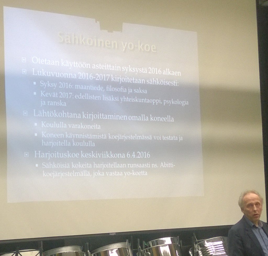 AnttiSankala's tweet photo. Porkkalan lukion vanhempainilta. Tietoa sähköisistä YO -kokeista @vahis @okokkonen @elinarautap #kuumatvt https://t.co/WaZ5oOvmA1