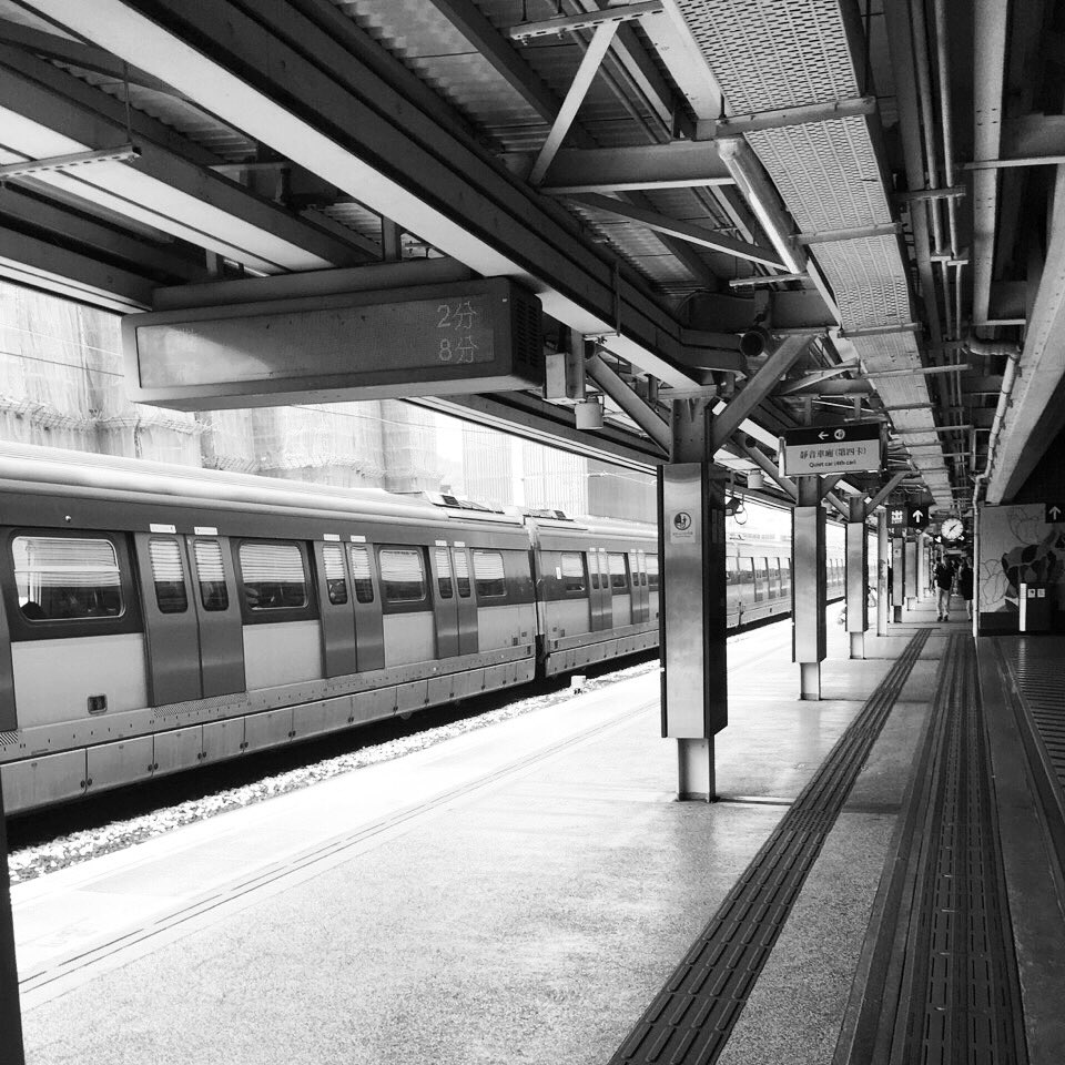 boye_zhang's tweet photo. #emotionalcity #scm6305 #Hongkong A short silence in the station. https://t.co/UzZANeEM6Z