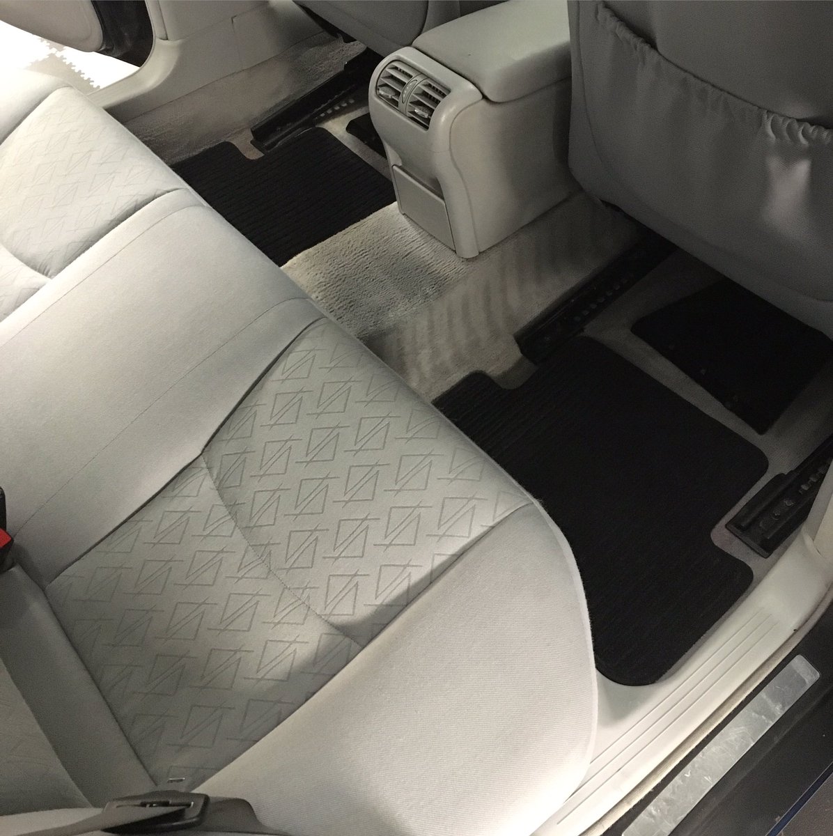 SmgValeting's tweet photo. #mercedes #valeting #gtechniq #gyeon #smgvaleting #cardetailing https://t.co/H7H5wHSIZw