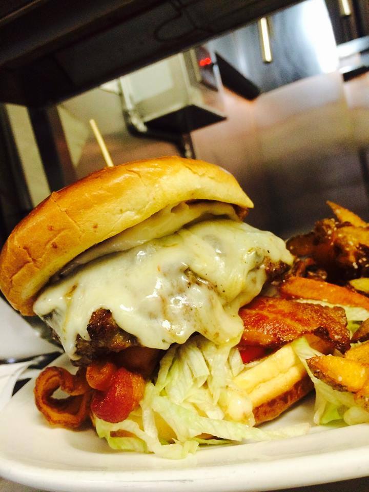 Waywardkitchen's tweet image. Grilled 1/2 Burgers
Happy Hour Specials all Day
Game on
It's Warm at Wayward!
#OpeningDay #BrewersOpener