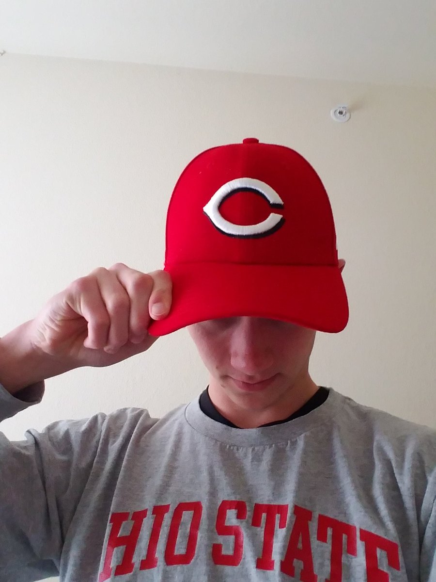 NicholasSweeney's tweet photo. Opening day! #goReds #CapsOn https://t.co/Wwt6AKBo33