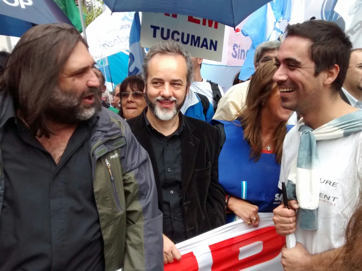 Ver imagem no Twitter Ver imagem no Twitter