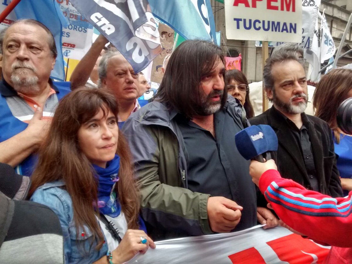 Ver imagem no Twitter Ver imagem no Twitter