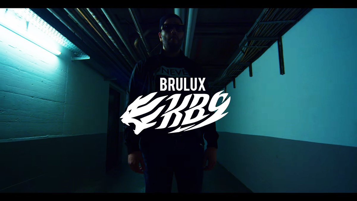 WazyBank2son's tweet photo. #KB9 Le nouveau Clip de @bruluxx #Bank2son https://t.co/QKhY2WT3hR https://t.co/wfGJg3pDVo