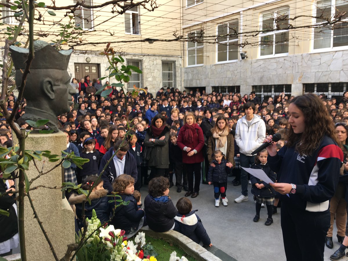 GOAtocha's tweet photo. El viernes 1 de abril honramos a nuestro Fundador con la tradicional Ofrenda Floral.
+fotos: https://t.co/RsKrYCu5Tw https://t.co/dAyYbx3z5v