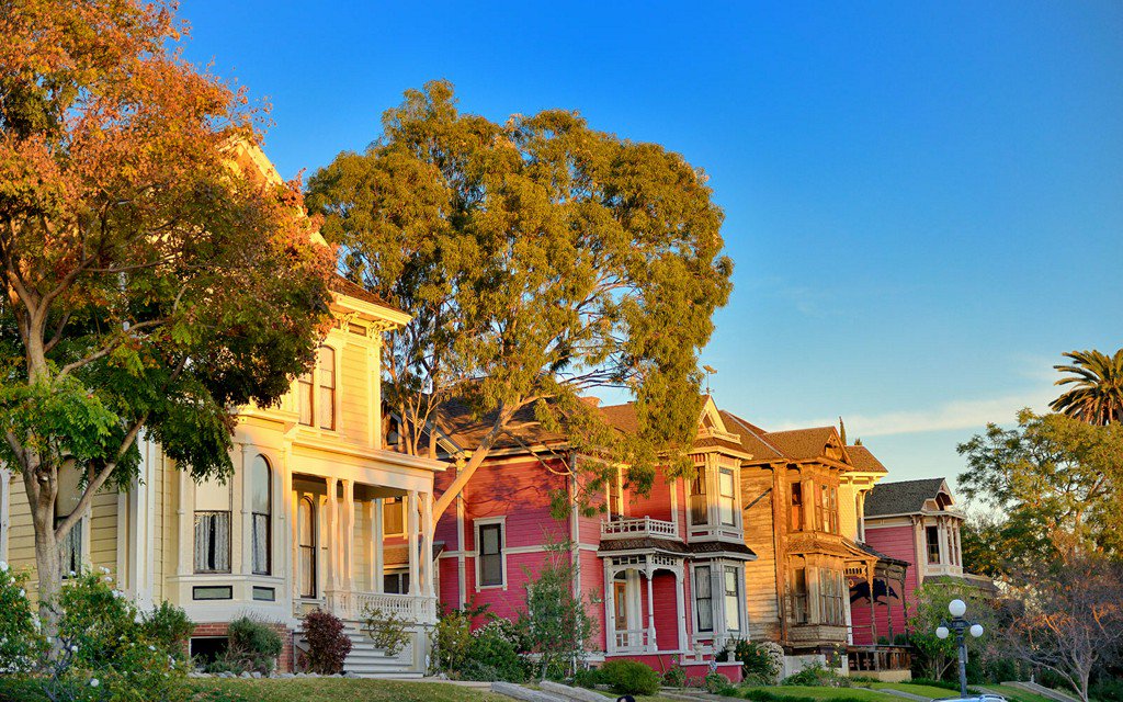 TravelLeisure's tweet photo. Secret Streets That Show a Very Different Los Angeles https://t.co/3Gky28gL13 https://t.co/X3pKNoBaYV