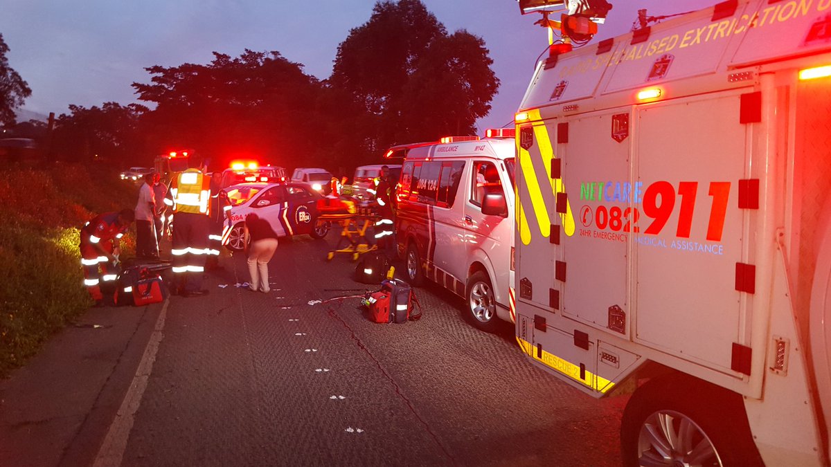 MhHoare's tweet photo. @FatalMoves m13 east bound field's hill 1 red code 1 green code thanks to all services on scene https://t.co/EZvx5RmBUp