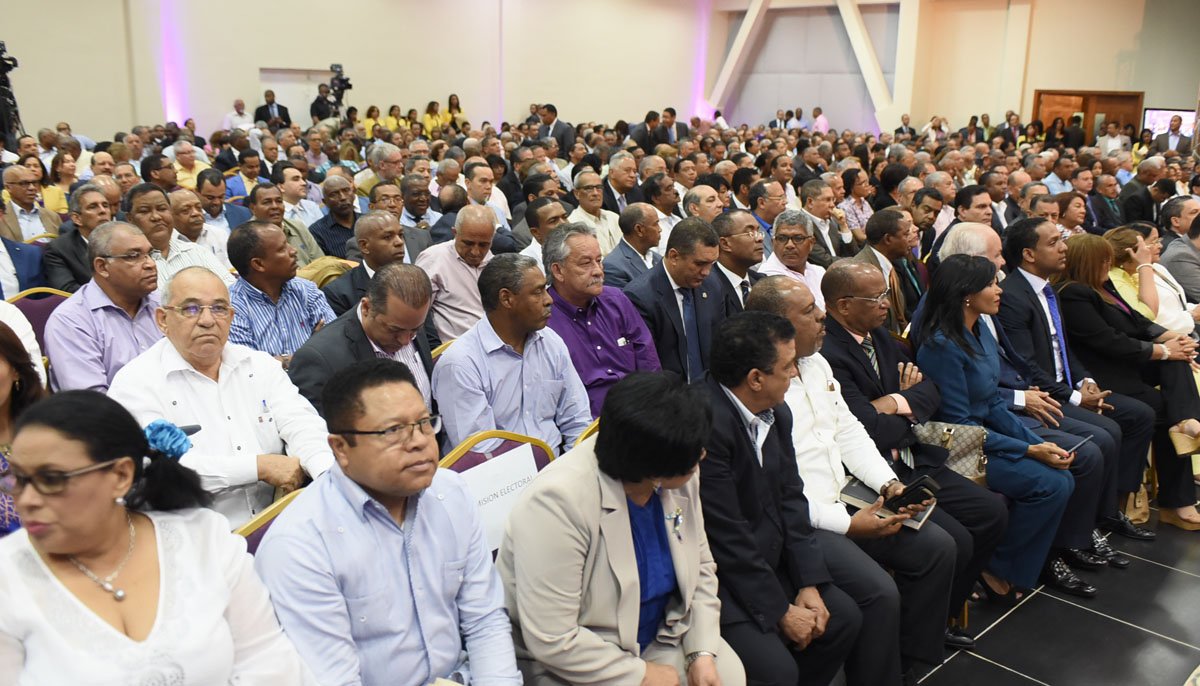 PLDenlinea's tweet photo. #AsambleaElectoralPLD https://t.co/EeoVyZPxDx