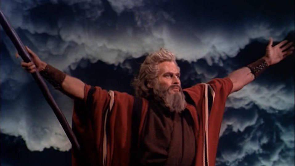 SovietComedia's tweet photo. Charlton Heston https://t.co/uuRAQvB63l