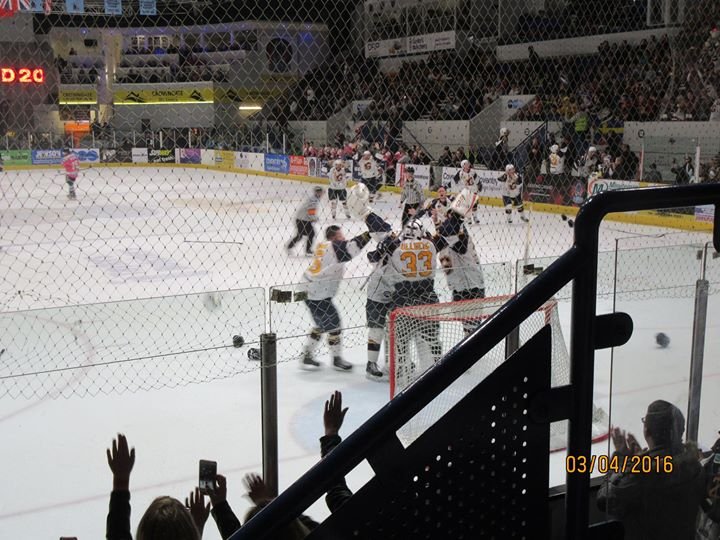 RebeccaHindle_C's tweet photo. EPL Playoffs Final which was @flamesicehockey 6-2 MKL #EPLPayoffs #EPLFINALS #Cov2016 celebrating https://t.co/IBSXhpqnFz