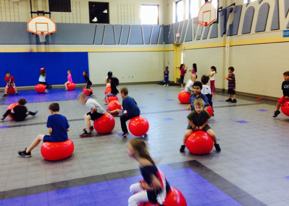 Ask MWE first graders the best way to develop core strength...Hippity Hops!  #fitnessisfun <a href="/SBHFTA/">SBHFTA</a> @mwetrchs