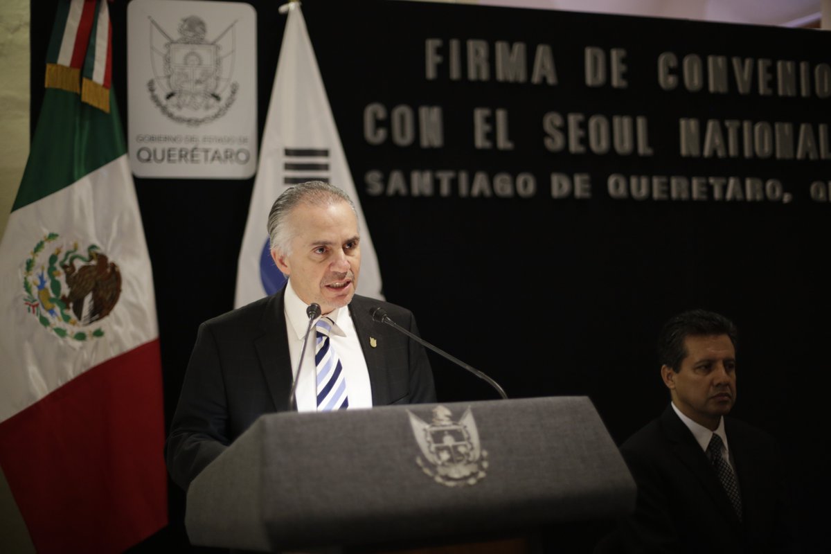 Por la mañana firmamos el acuerdo de voluntades con Hospital de la Universidad Nacional de Seúl. #QroEstáEnNosotros