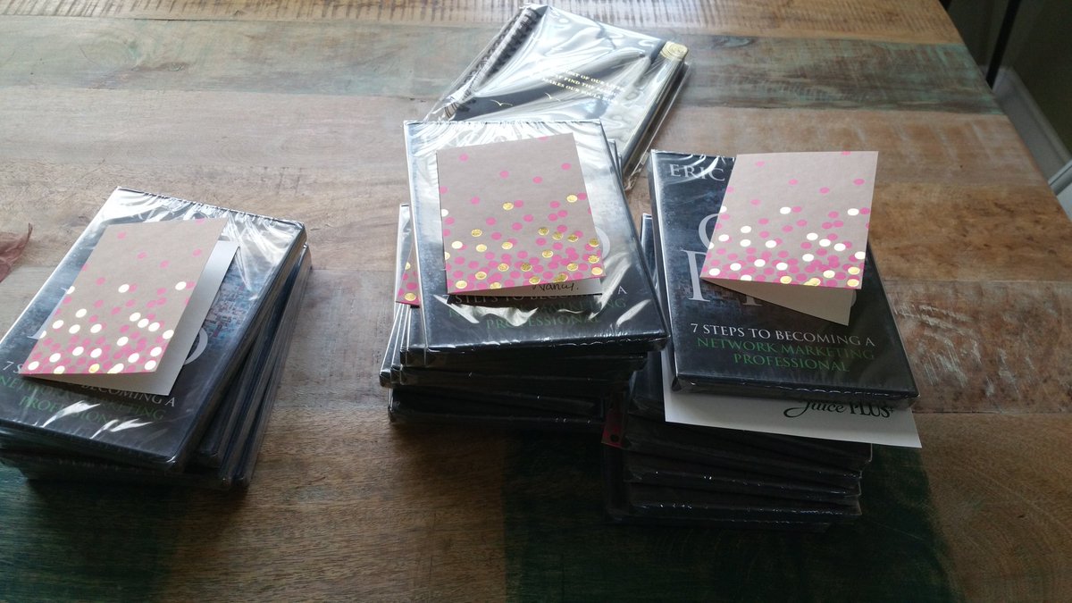 nross971's tweet photo. Cheeky little gifts for our new Team members :)
#lovemyjob #momonamission #jencyglobal #roadtonmd https://t.co/8EInRam3X9