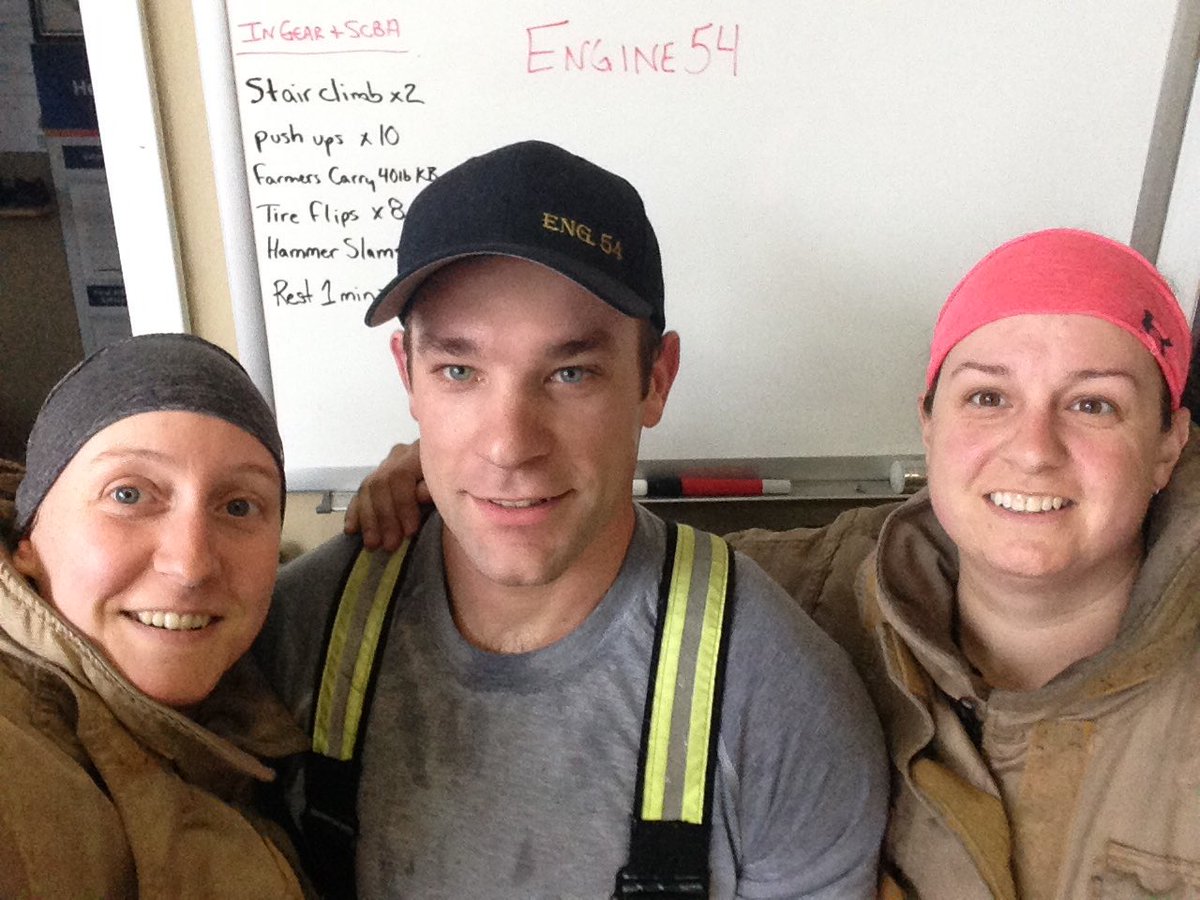 luallen55's tweet photo. Tough workout tonight but got er done!  #Engine54 #UntilTheTonesDrop #ProspectStrong #TrainHard @555Fitness https://t.co/ImNvc6qjz0