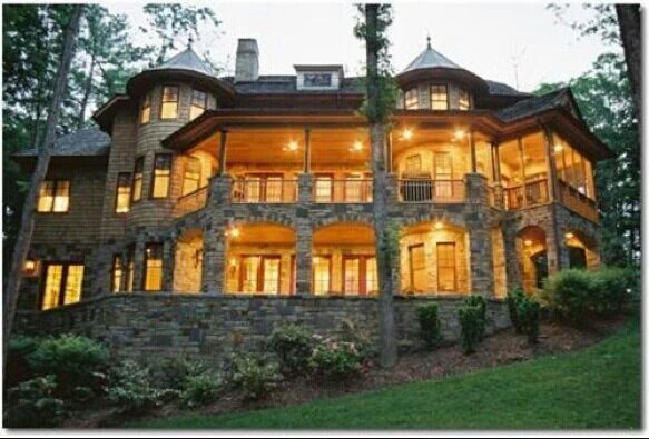 Prep_Houses's tweet photo. Insane stone home https://t.co/IoDkJVkRPw