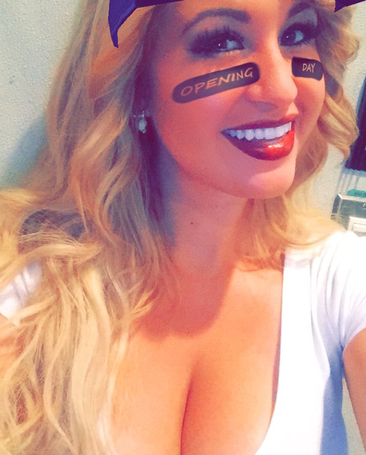 AlanaMD3's tweet photo. It's the most wonderful time of the yearrrr ⚾️ https://t.co/o8YTIERVeN