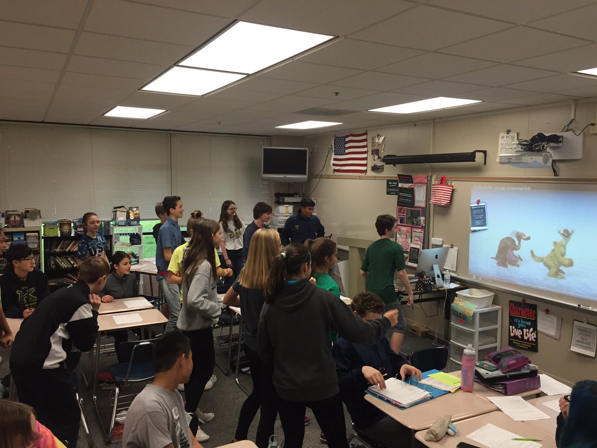 mrsjerger's tweet image. Even 8th graders need a brain break on Mondays. #sidshuffle #jergerdifference #makingLAfun
