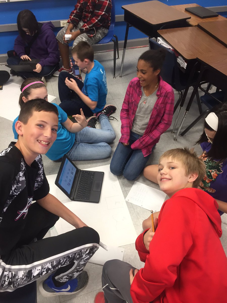 BethHouf's tweet photo. Using geometry skills to create our dream room! #fmsteach #tlap #celebratemonday https://t.co/HVq7qyOsVM